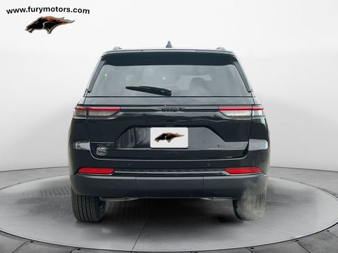 New 2025 Jeep Grand Cherokee Altitude AWD/4WD image 4