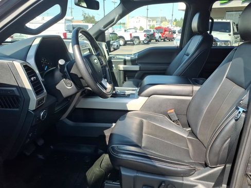 Used 2019 Ford F150 Lariat w/ Equipment Group 502A Luxury AWD/4WD image 16