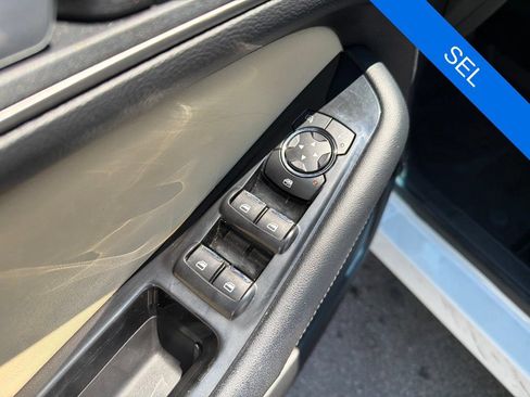Used 2017 Ford Edge SEL w/ Equipment Group 201A AWD/4WD image 10