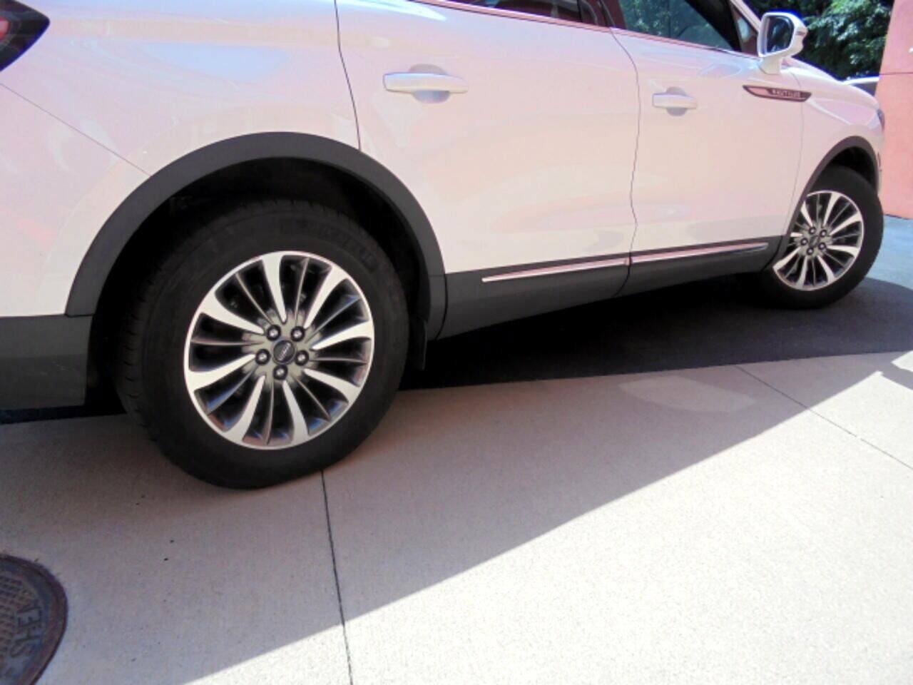 Used 2019 Lincoln Nautilus Select AWD/4WD image 31