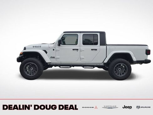 Used 2022 Jeep Gladiator Sport AWD/4WD image 3