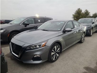 Used 2022 Nissan Altima 2.5 SV