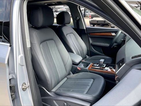 Used 2023 Audi Q5 2.0T Premium Plus w/ Premium Plus Package image 9