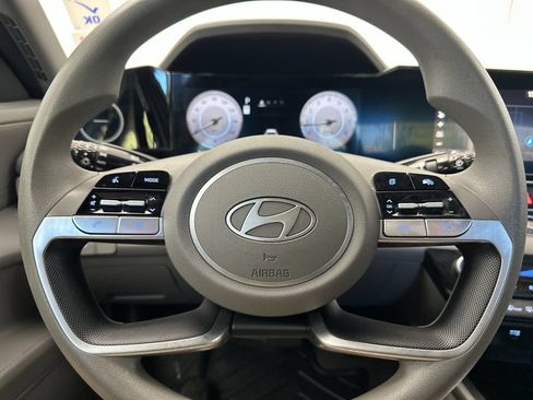 Used 2024 Hyundai Elantra SEL FWD image 22