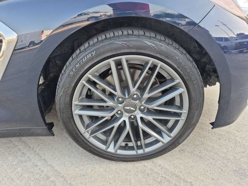 Used 2019 Genesis G70 2.0T Advanced RWD image 10