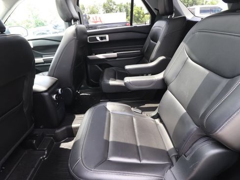 Certified 2023 Ford Explorer XLT w/ Equipment Group 202A AWD/4WD image 14