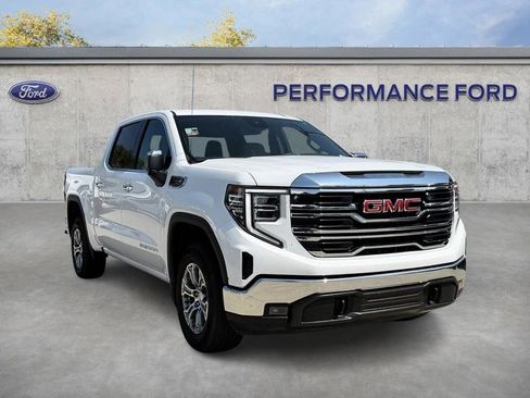 Used 2025 GMC Sierra 1500 SLT image 4