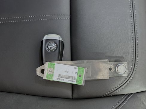 Used 2025 Alfa Romeo Stelvio Sprint w/ Convenience Package image 32