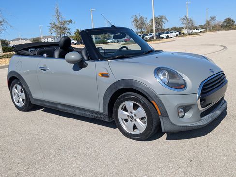 Used 2019 MINI Cooper Convertible image 2