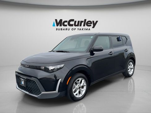Used 2024 Kia Soul LX w/ Option Group 015 FWD image 1
