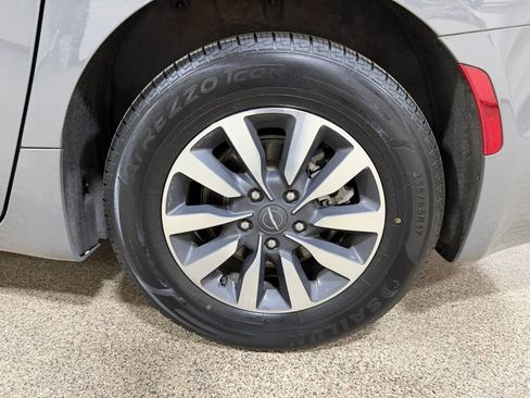Used 2023 Chrysler Pacifica Touring-L FWD image 70
