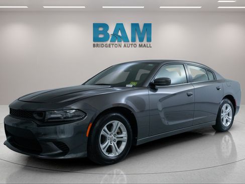 Used 2021 Dodge Charger SXT w/ Leather Interior Group RWD image 3