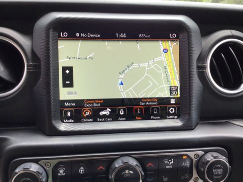 Used 2022 Jeep Wrangler Unlimited Sahara w/ Cold Weather Group AWD/4WD image 14