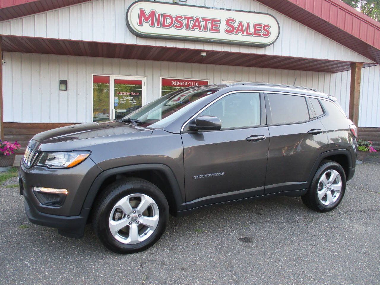 Used 2020 Jeep Compass Latitude w/ Cold Weather Group AWD/4WD image 3