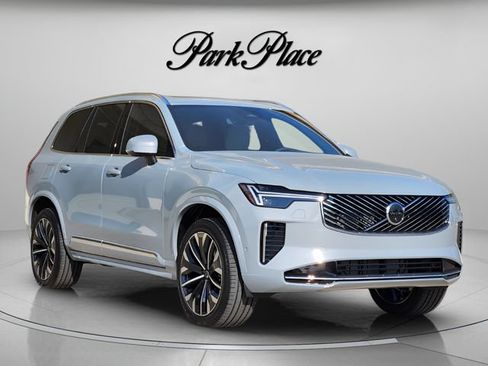 Used 2026 Volvo XC90 B6 Plus w/ Protection Package Premier AWD/4WD image 8