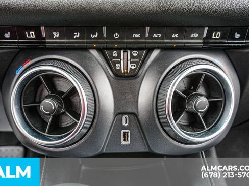 Used 2025 Chevrolet Blazer LT FWD image 42