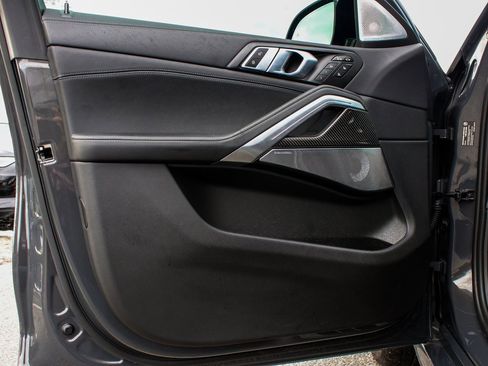 Used 2025 BMW X6 M Competition w/ Executive Package image 8