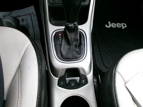 Used 2020 Jeep Compass Latitude image 15