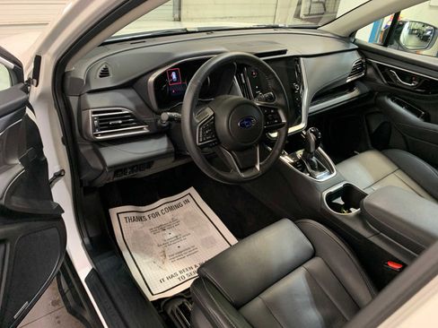 Used 2025 Subaru Outback Limited AWD/4WD image 9