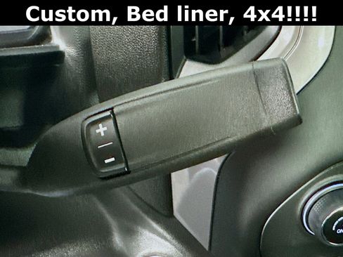 Used 2023 Chevrolet Silverado 1500 Custom image 18