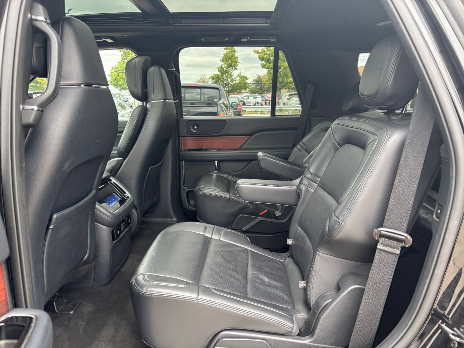 Used 2022 Lincoln Navigator Reserve RWD image 25
