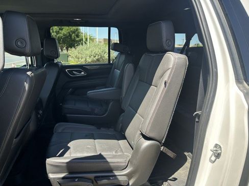 Used 2021 Chevrolet Suburban RST w/ Luxury Package AWD/4WD image 15