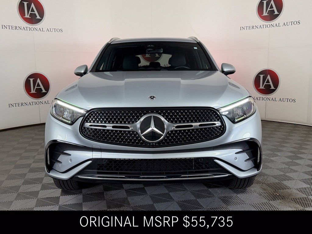 Used 2025 Mercedes-Benz GLC 300 4MATIC image 2