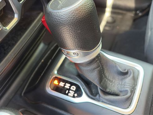 Used 2022 Jeep Gladiator Sport AWD/4WD image 15