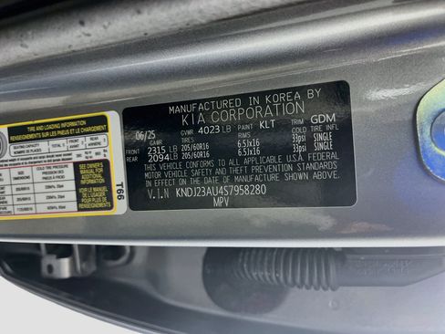 Used 2025 Kia Soul LX w/ LX Technology Package FWD image 12