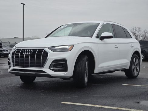 Certified 2023 Audi Q5 2.0T Premium Plus image 3