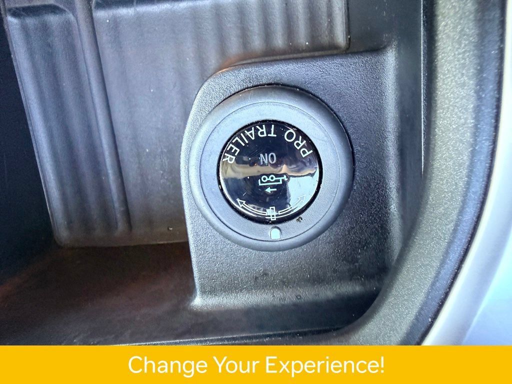 Used 2025 Ford Expedition Max Active AWD/4WD image 9