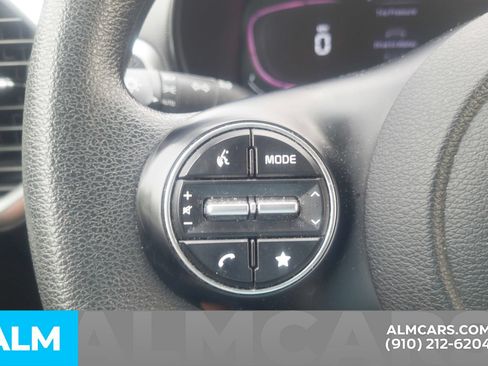 Used 2024 Kia Soul LX w/ Option Group 015 FWD image 10