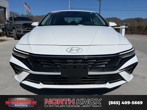Used 2025 Hyundai Elantra SEL image 30