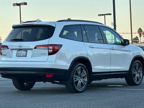 Used 2022 Honda Pilot Sport image 4