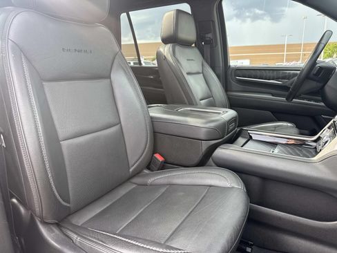 Used 2023 GMC Yukon Denali AWD/4WD image 15