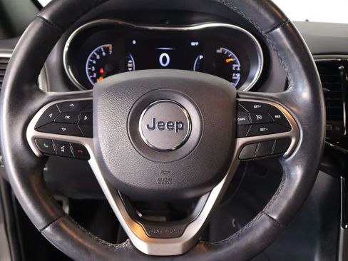 Used 2021 Jeep Grand Cherokee Laredo X AWD/4WD image 3