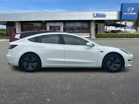 Used 2019 Tesla Model 3 Standard Range Plus image 9