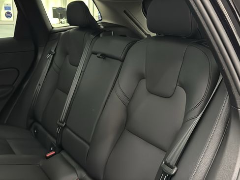 Used 2024 Volvo XC60 B5 Plus w/ Climate Package AWD/4WD image 27
