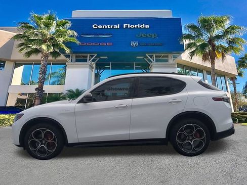 Used 2024 Alfa Romeo Stelvio Veloce image 8
