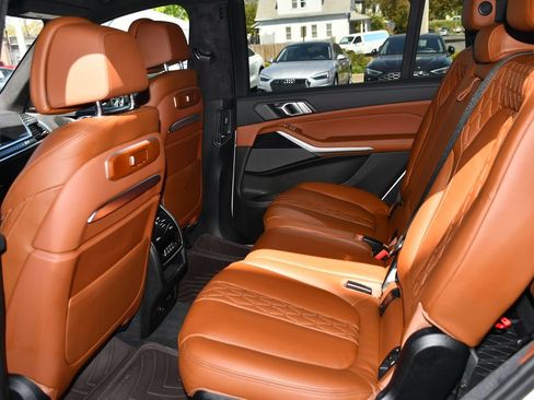 Used 2025 BMW X7 xDrive40i w/ M Sport Package AWD/4WD image 23