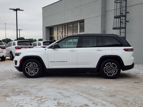 Used 2022 Jeep Grand Cherokee Trailhawk w/ Luxury Tech Group III AWD/4WD image 5