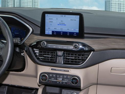 Used 2020 Ford Escape Titanium w/ Titanium Premium Package 2.0 image 18