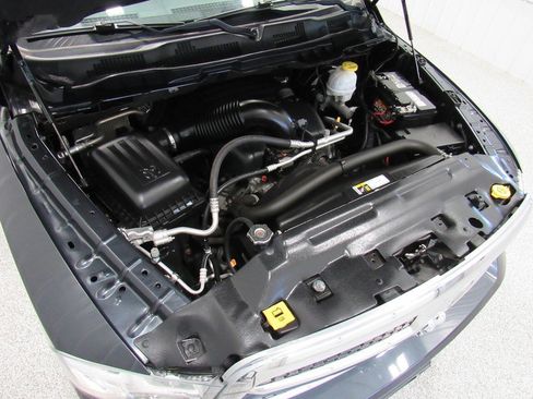 Used 2019 RAM 1500 Classic SLT AWD/4WD image 30