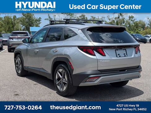 Used 2025 Hyundai Tucson SEL FWD image 3