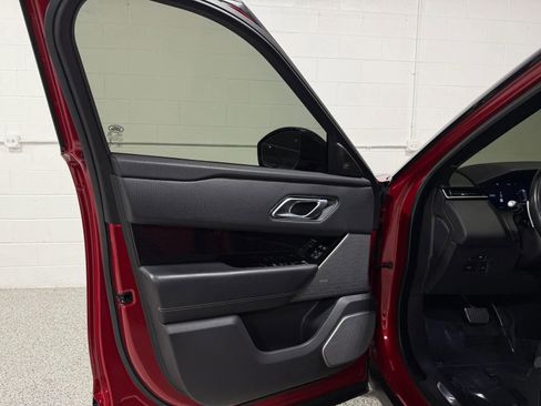Used 2019 Land Rover Range Rover Velar R-Dynamic SE image 10