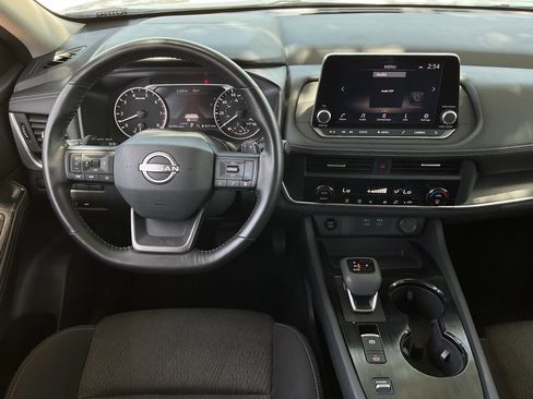 Used 2025 Nissan Rogue SV FWD image 10