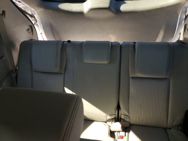 Used 2014 Toyota Highlander Plus AWD/4WD image 9