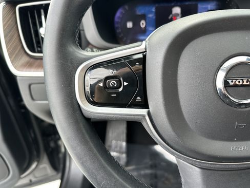 Used 2023 Volvo XC60 B5 Ultimate FWD image 19