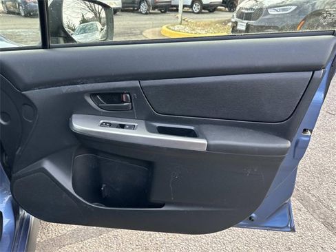 Used 2017 Subaru Crosstrek 2.0i image 8