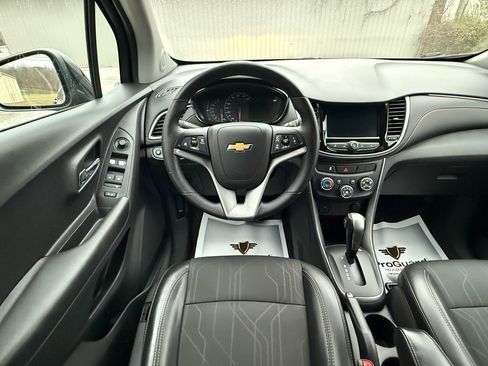 Used 2020 Chevrolet Trax LT w/ Driver Confidence Package image 12